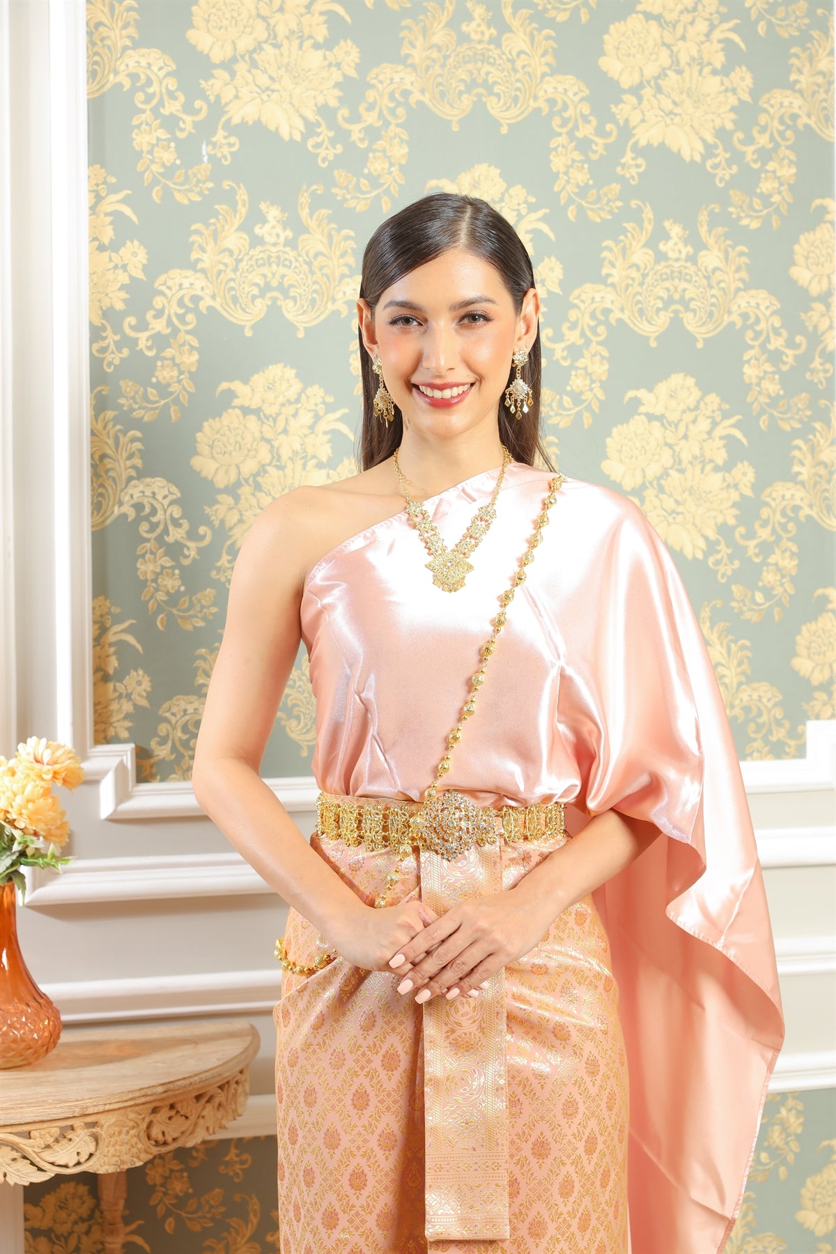 A beautiful Thai bride in her traditional Thai wedding dress. 