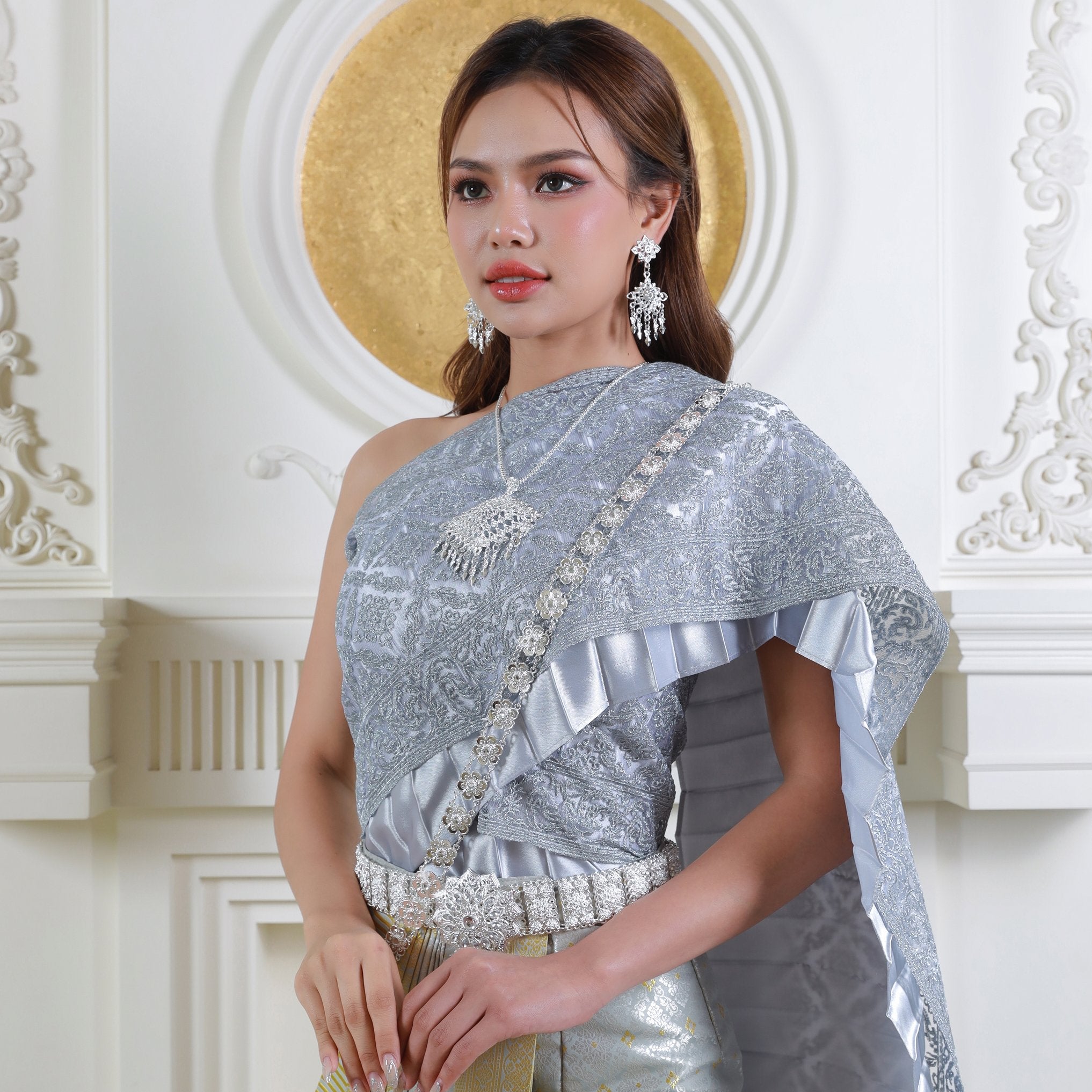 How to Accessorize Your Traditional Thai Dress