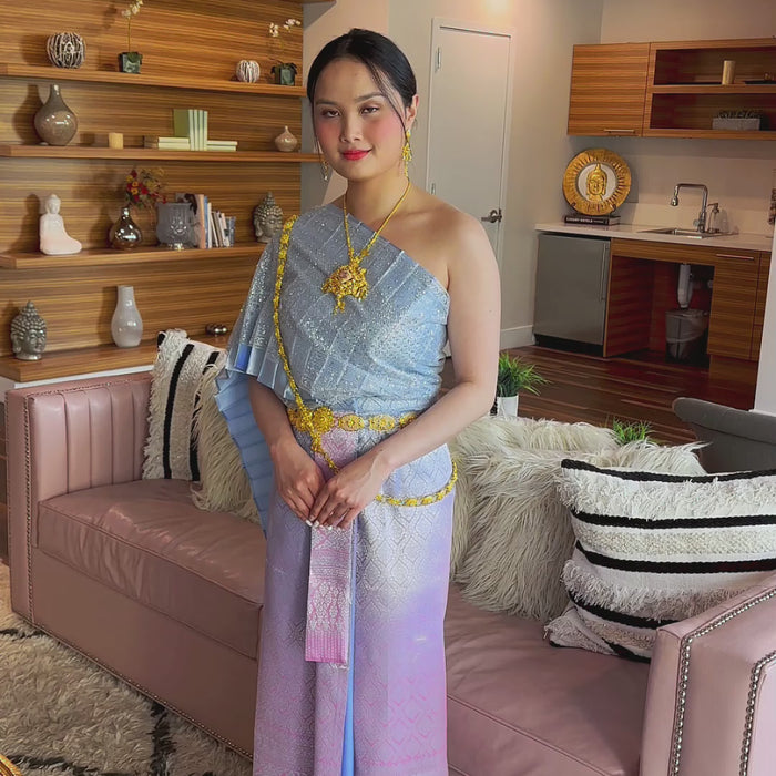 Video of traditional Thai dress