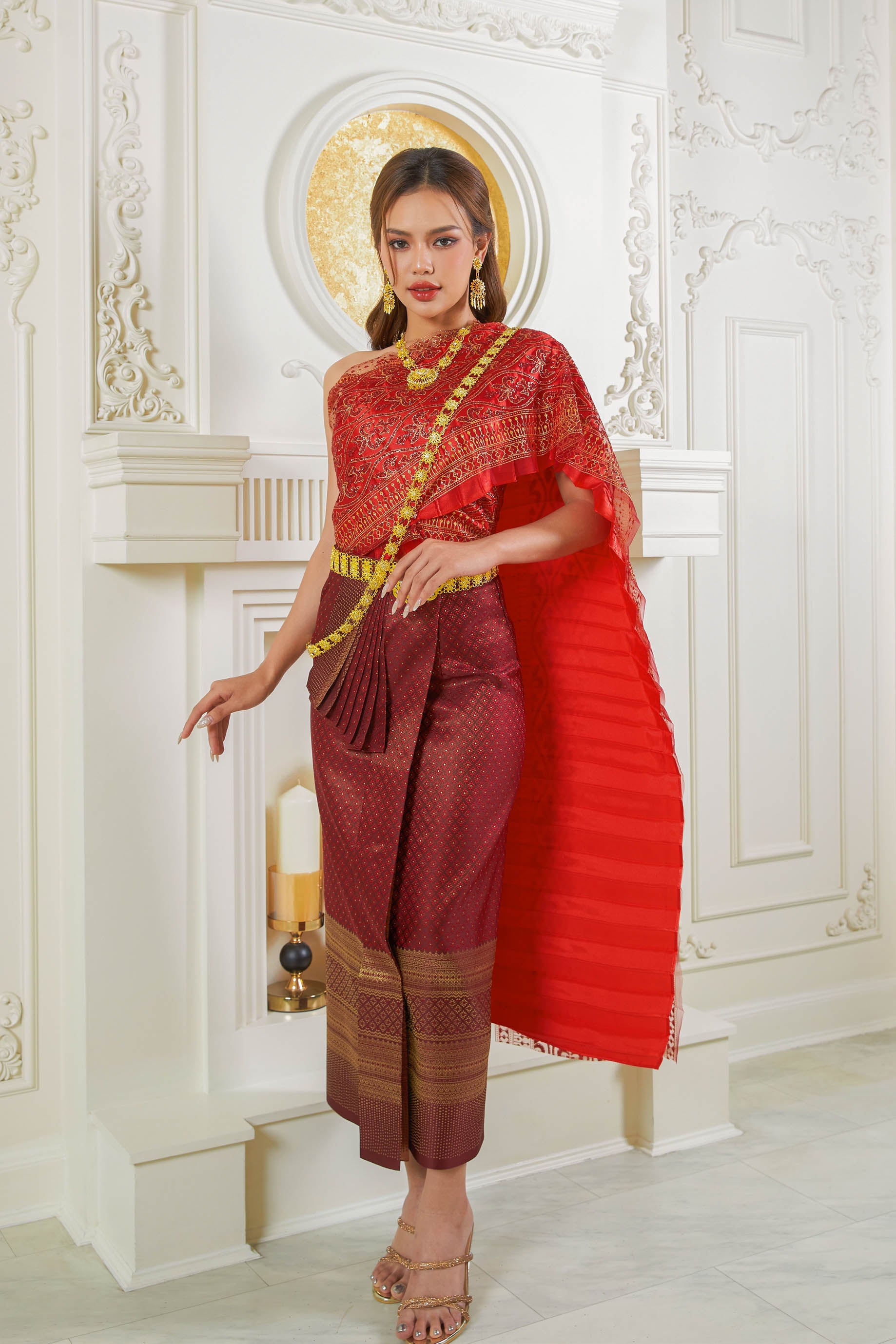 Thai pageant queen in traditional attire